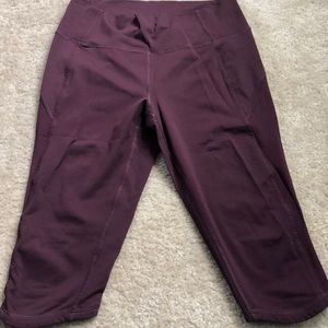 Lululemon maroon crop leggings size 10